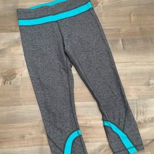 Lululemon cropped leggings - Size 6